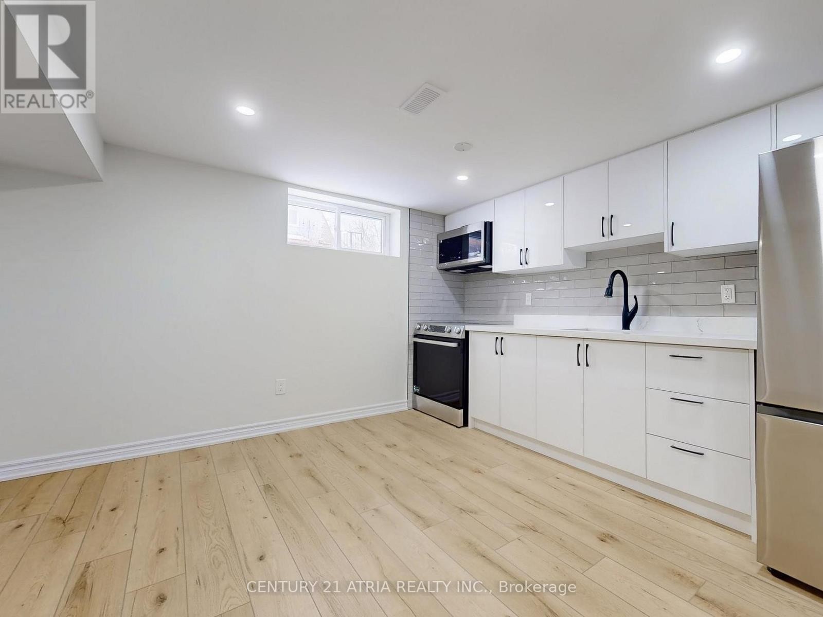 












LOWER B - 57 SADDLE RIDGE DRIVE

,
Toronto (Victoria Village),




Ontario
M4A1Z6

