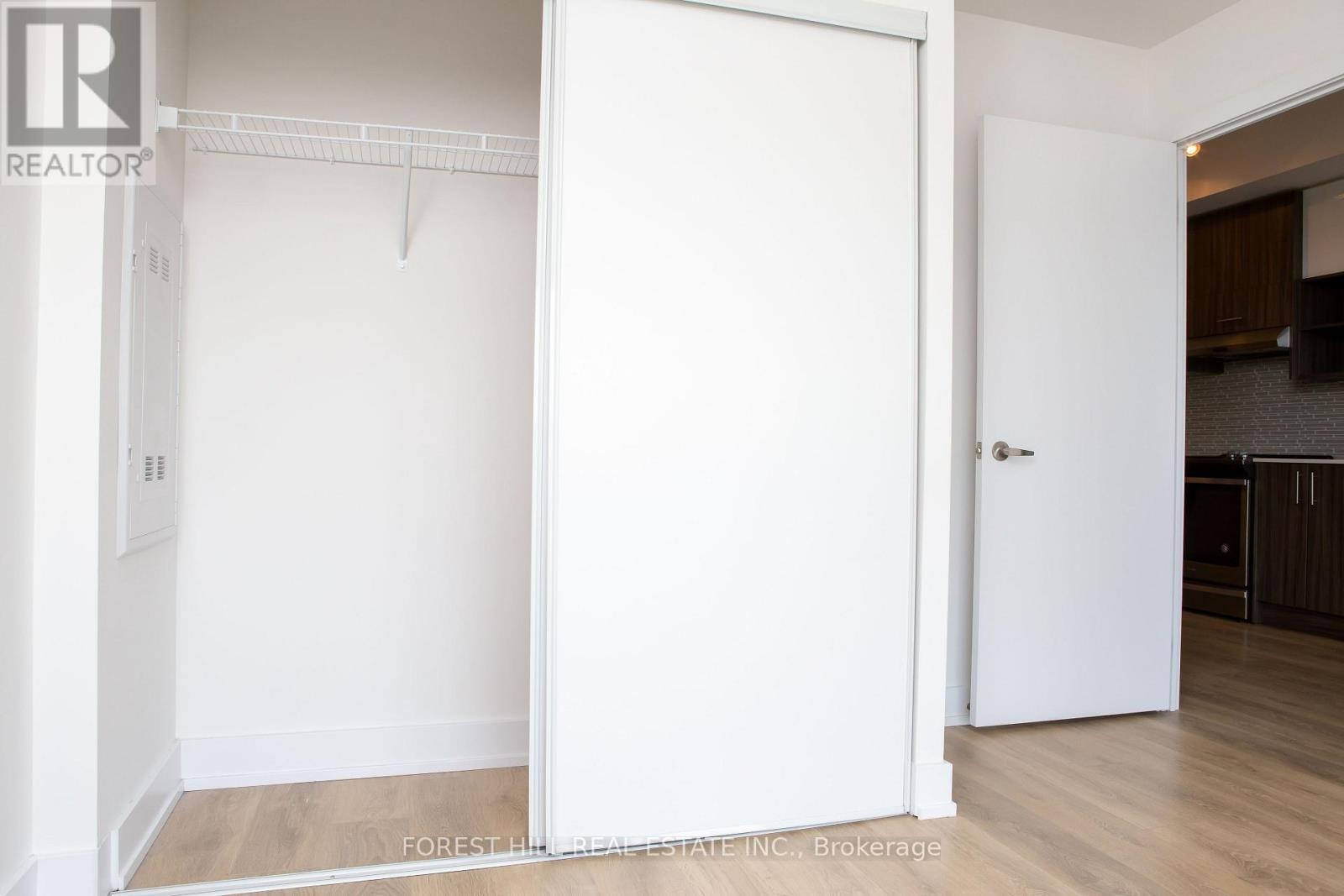 












1407 - 128 FAIRVIEW MALL DRIVE

,
Toronto (Don Valley Village),




Ontario
M2J0E8

