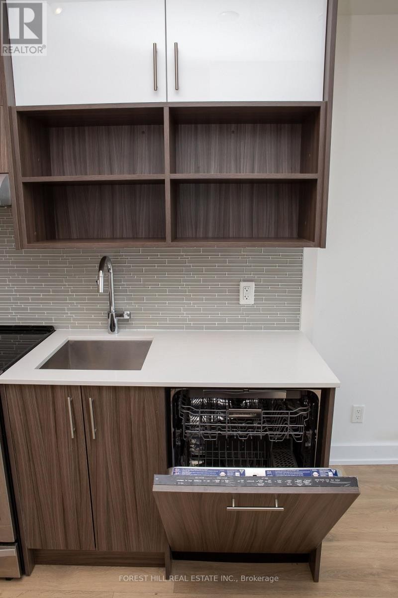 












1407 - 128 FAIRVIEW MALL DRIVE

,
Toronto (Don Valley Village),




Ontario
M2J0E8

