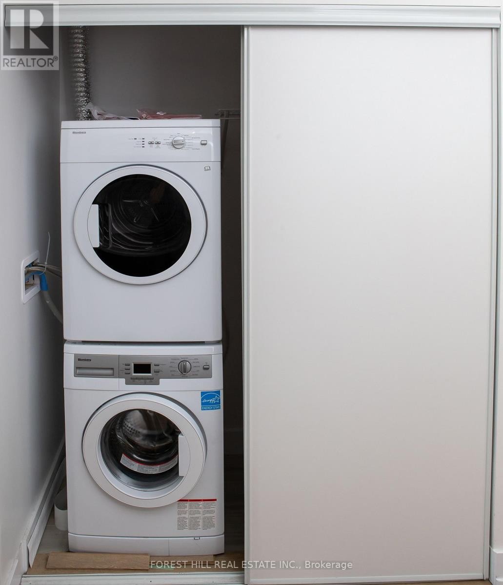 












1407 - 128 FAIRVIEW MALL DRIVE

,
Toronto (Don Valley Village),




Ontario
M2J0E8

