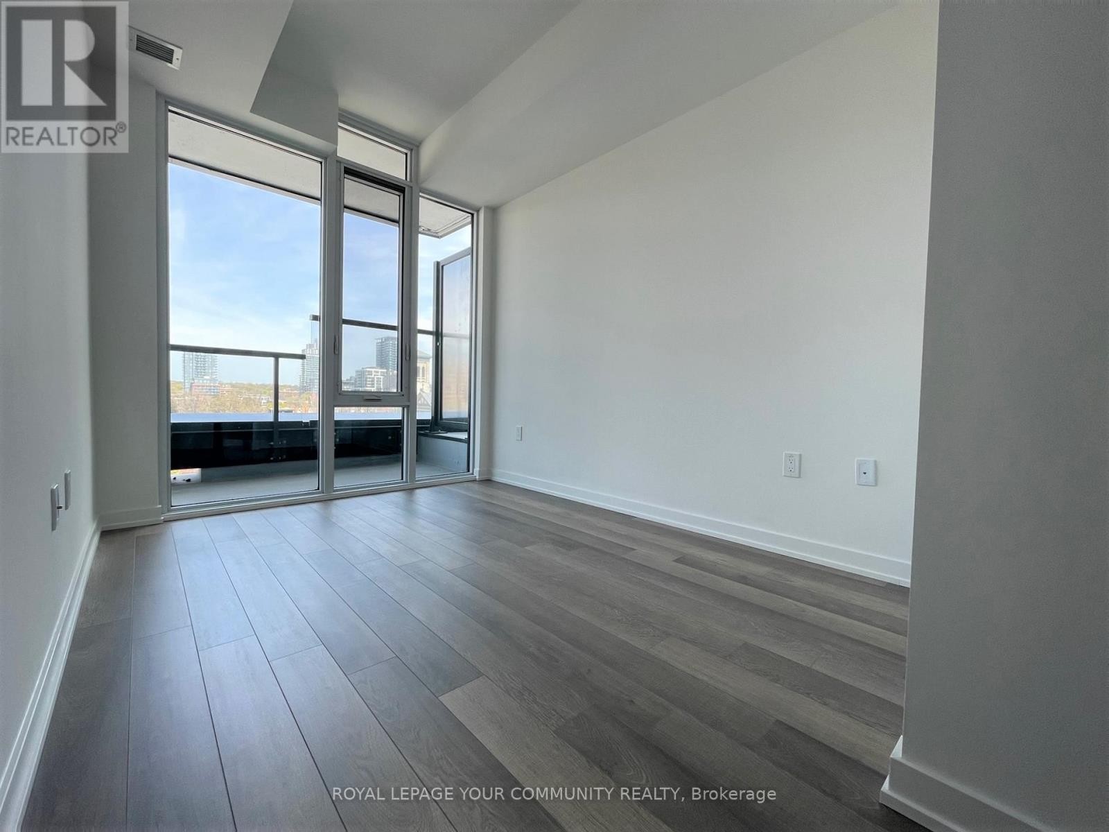 












630 - 50 POWER STREET

,
Toronto (Moss Park),




Ontario
M5A0V3

