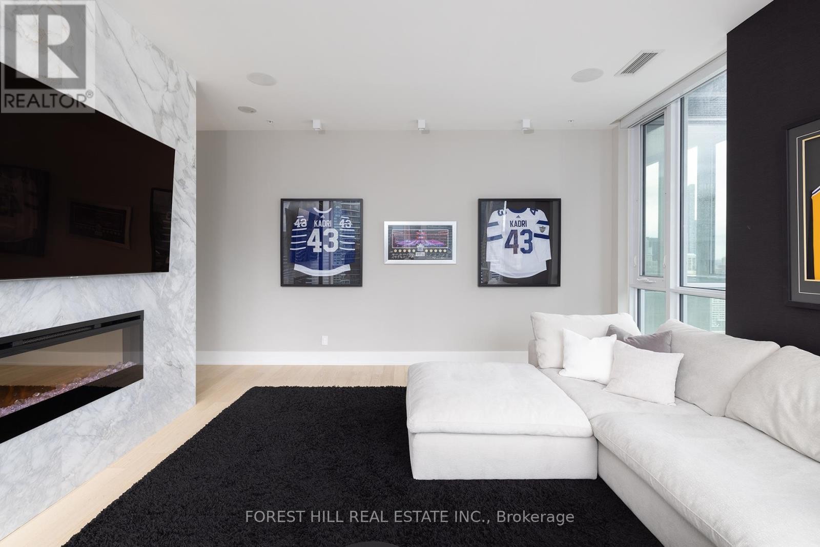 












PH102 - 199 RICHMOND STREET W

,
Toronto (Waterfront Communities),




Ontario
M5V0H4

