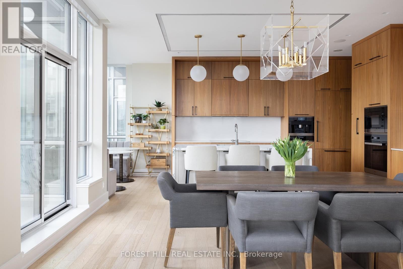 












PH102 - 199 RICHMOND STREET W

,
Toronto (Waterfront Communities),




Ontario
M5V0H4

