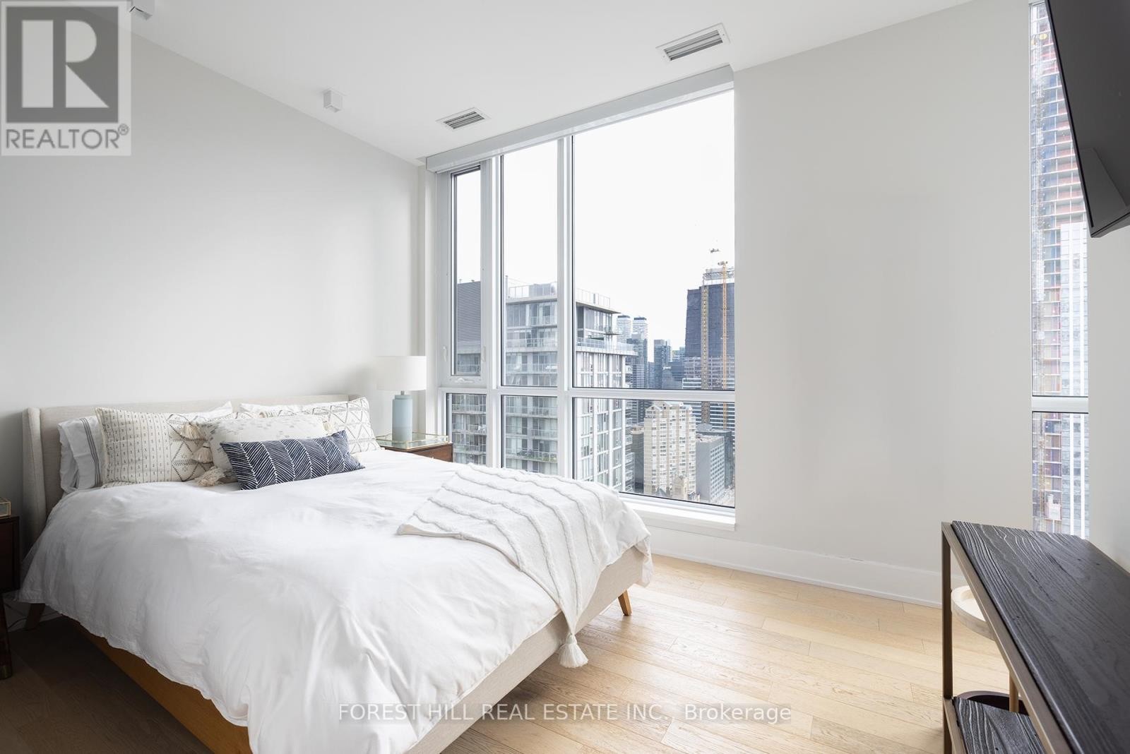 












PH102 - 199 RICHMOND STREET W

,
Toronto (Waterfront Communities),




Ontario
M5V0H4

