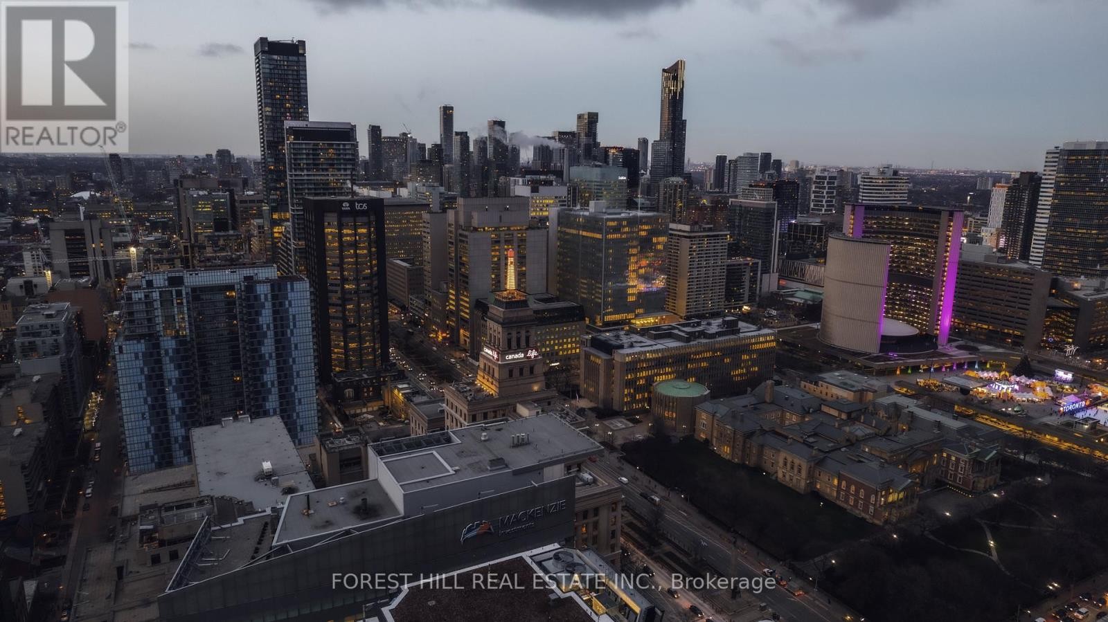 












PH102 - 199 RICHMOND STREET W

,
Toronto (Waterfront Communities),




Ontario
M5V0H4

