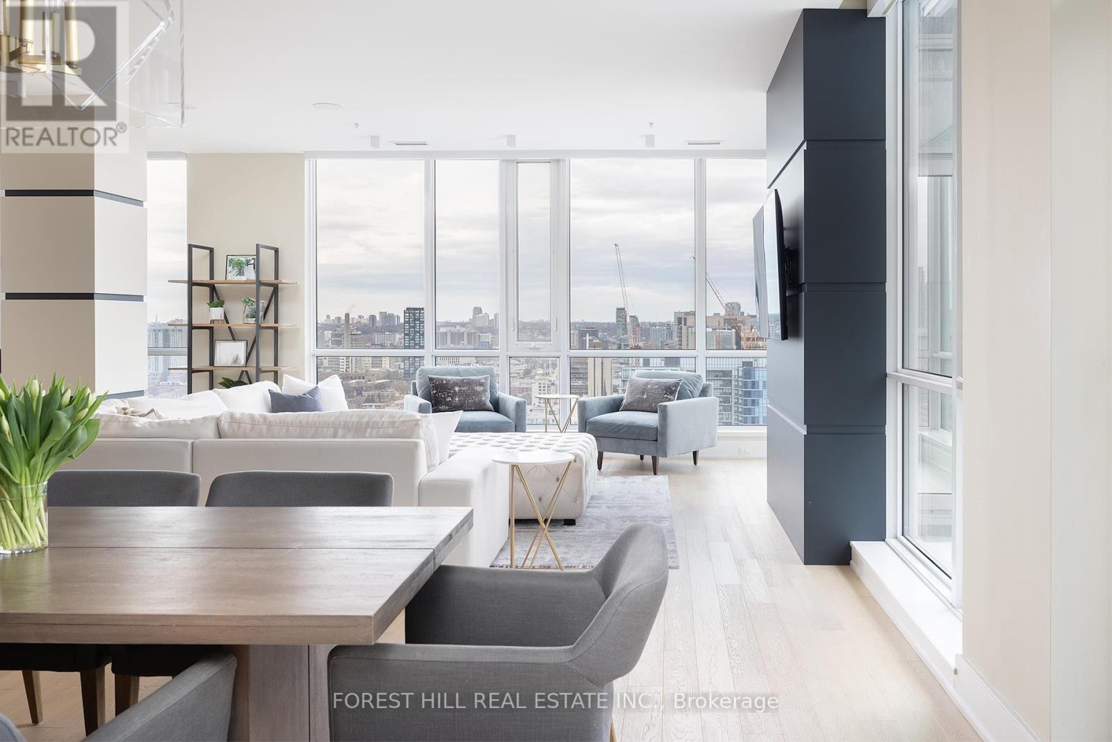 












PH102 - 199 RICHMOND STREET W

,
Toronto (Waterfront Communities),




Ontario
M5V0H4

