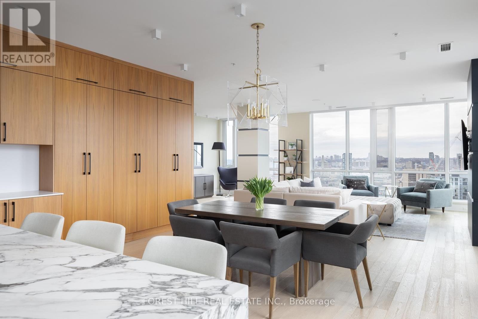 












PH102 - 199 RICHMOND STREET W

,
Toronto (Waterfront Communities),




Ontario
M5V0H4

