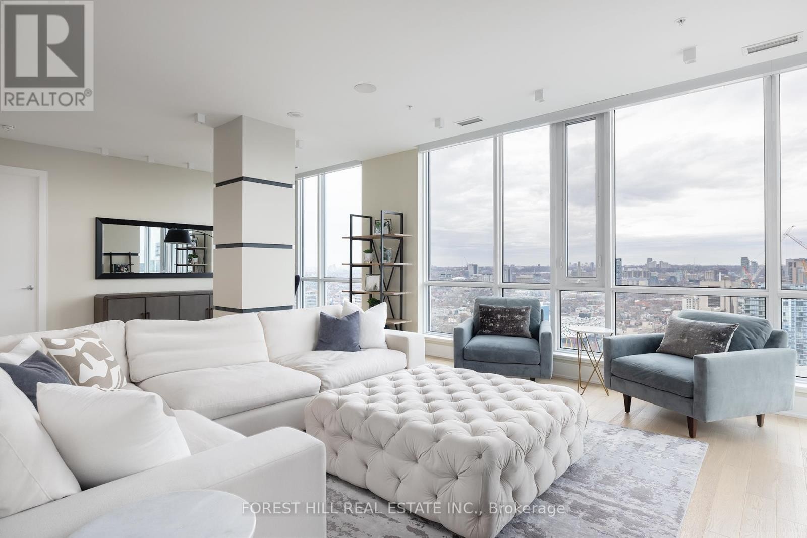 












PH102 - 199 RICHMOND STREET W

,
Toronto (Waterfront Communities),




Ontario
M5V0H4

