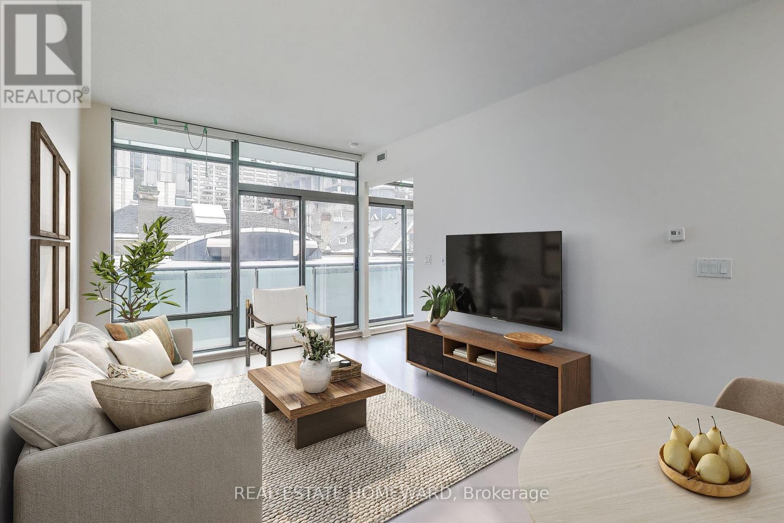 












305 - 21 SCOLLARD STREET

,
Toronto (Annex),




Ontario
M5R1G1

