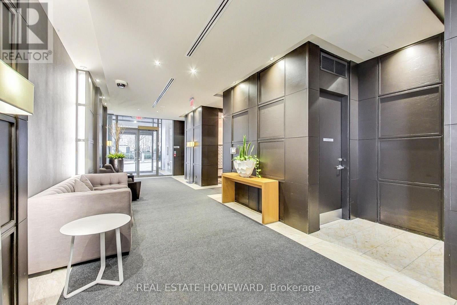 












305 - 21 SCOLLARD STREET

,
Toronto (Annex),




Ontario
M5R1G1

