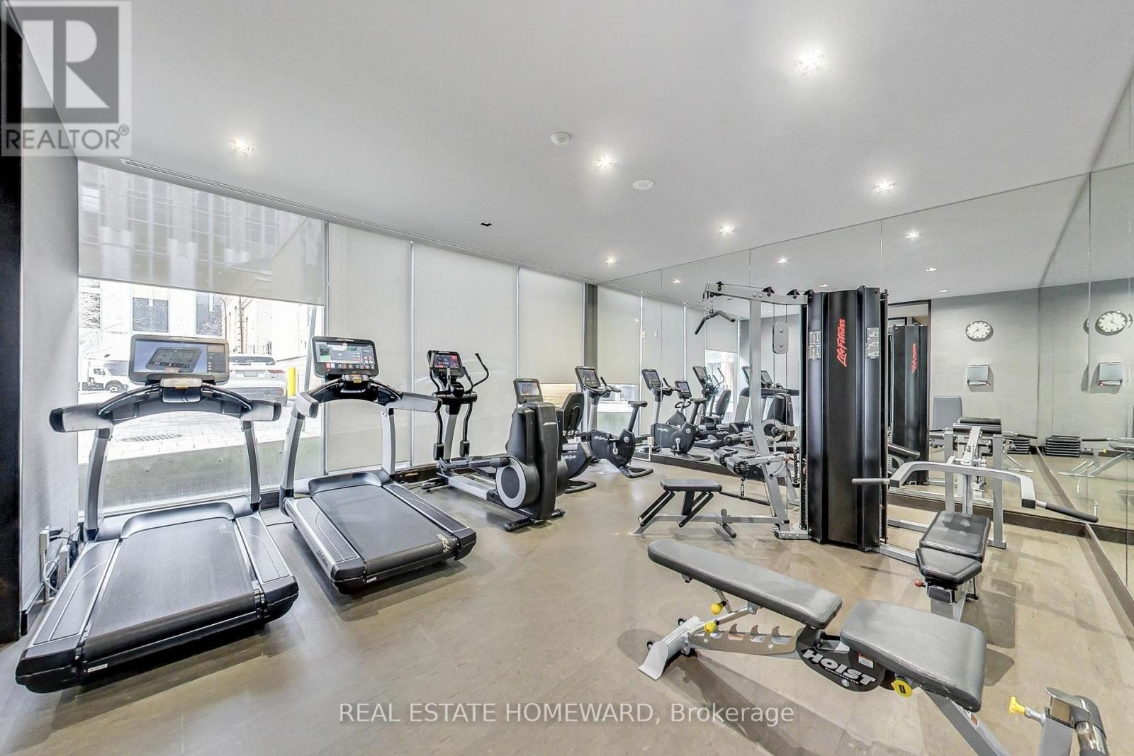 












305 - 21 SCOLLARD STREET

,
Toronto (Annex),




Ontario
M5R1G1

