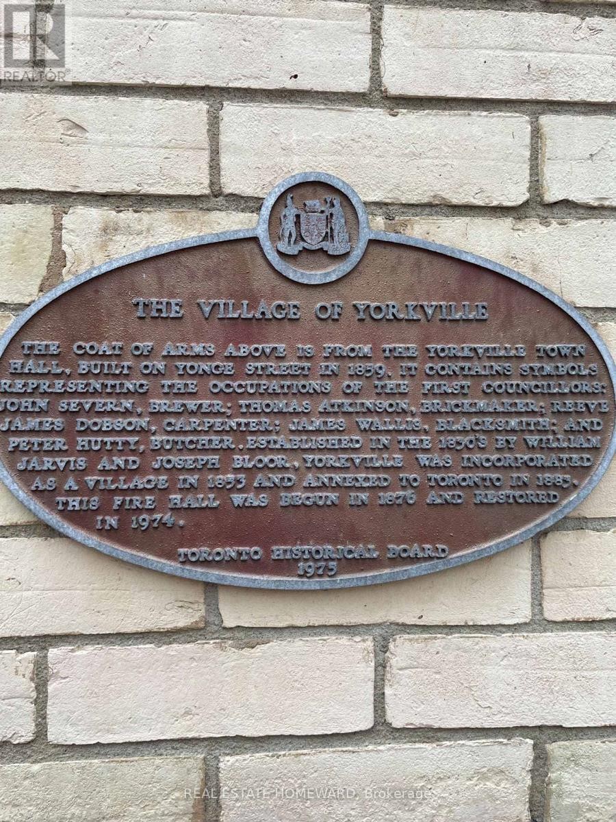 












305 - 21 SCOLLARD STREET

,
Toronto (Annex),




Ontario
M5R1G1

