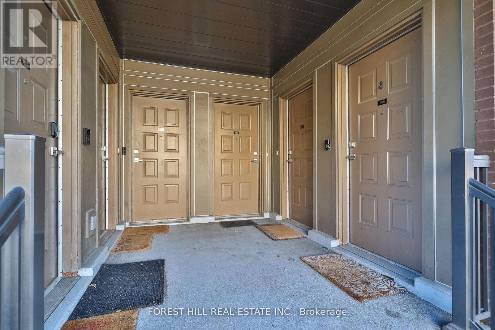 












318 - 639 LAWRENCE AVENUE W

,
Toronto (Englemount-Lawrence),




Ontario
M6A1A9

