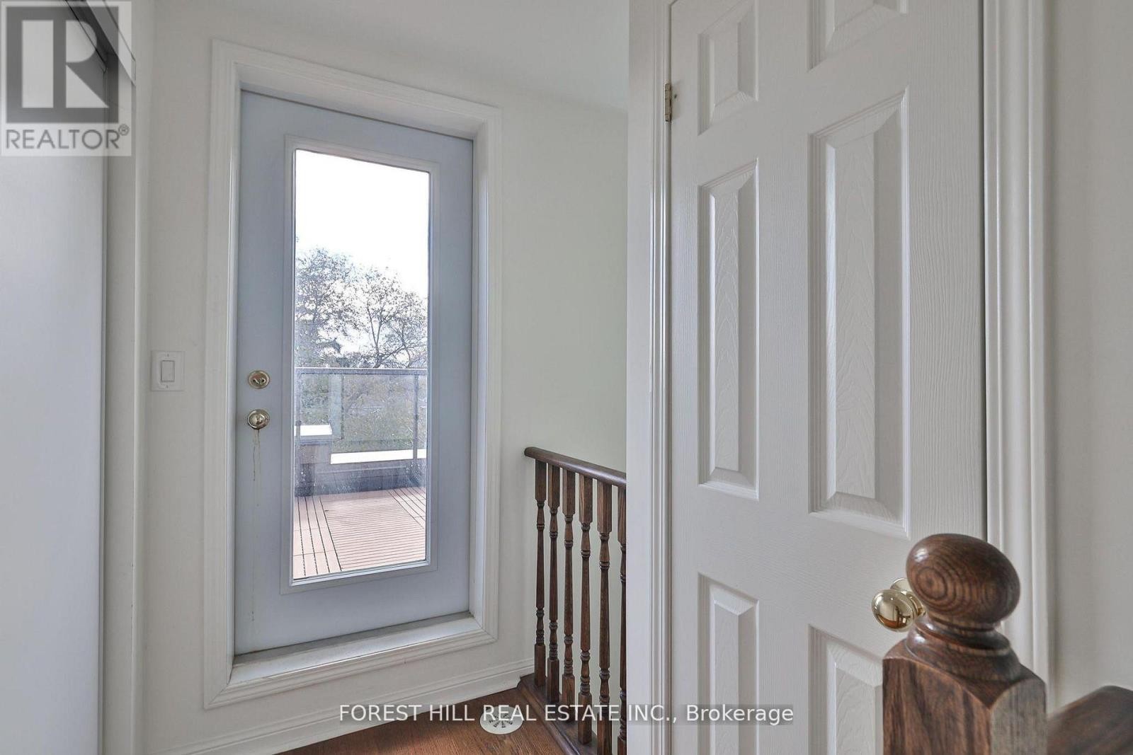 












318 - 639 LAWRENCE AVENUE W

,
Toronto (Englemount-Lawrence),




Ontario
M6A1A9

