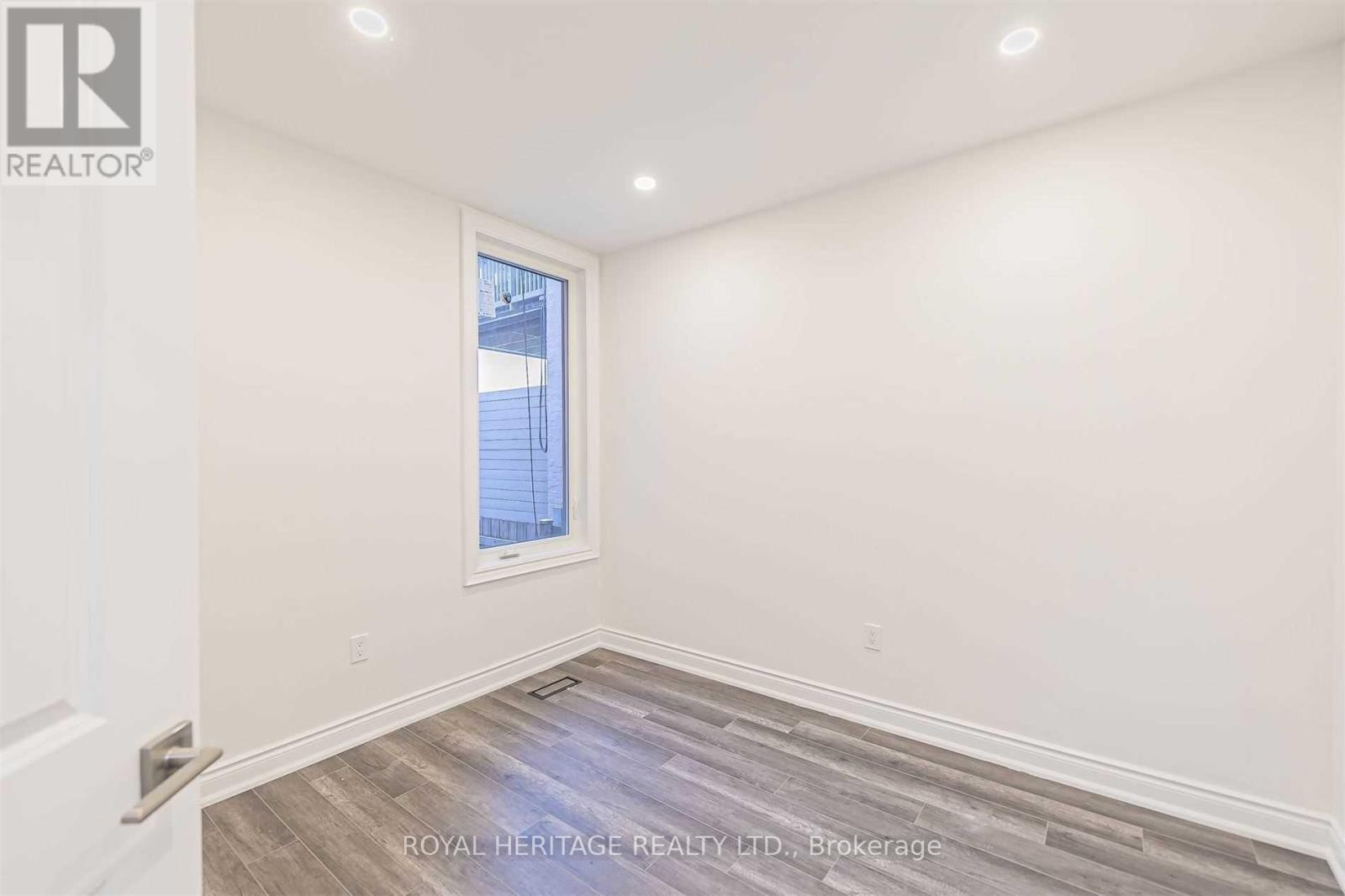 












66A BELLEVUE AVENUE

,
Toronto (Kensington-Chinatown),




Ontario
M5T2N4

