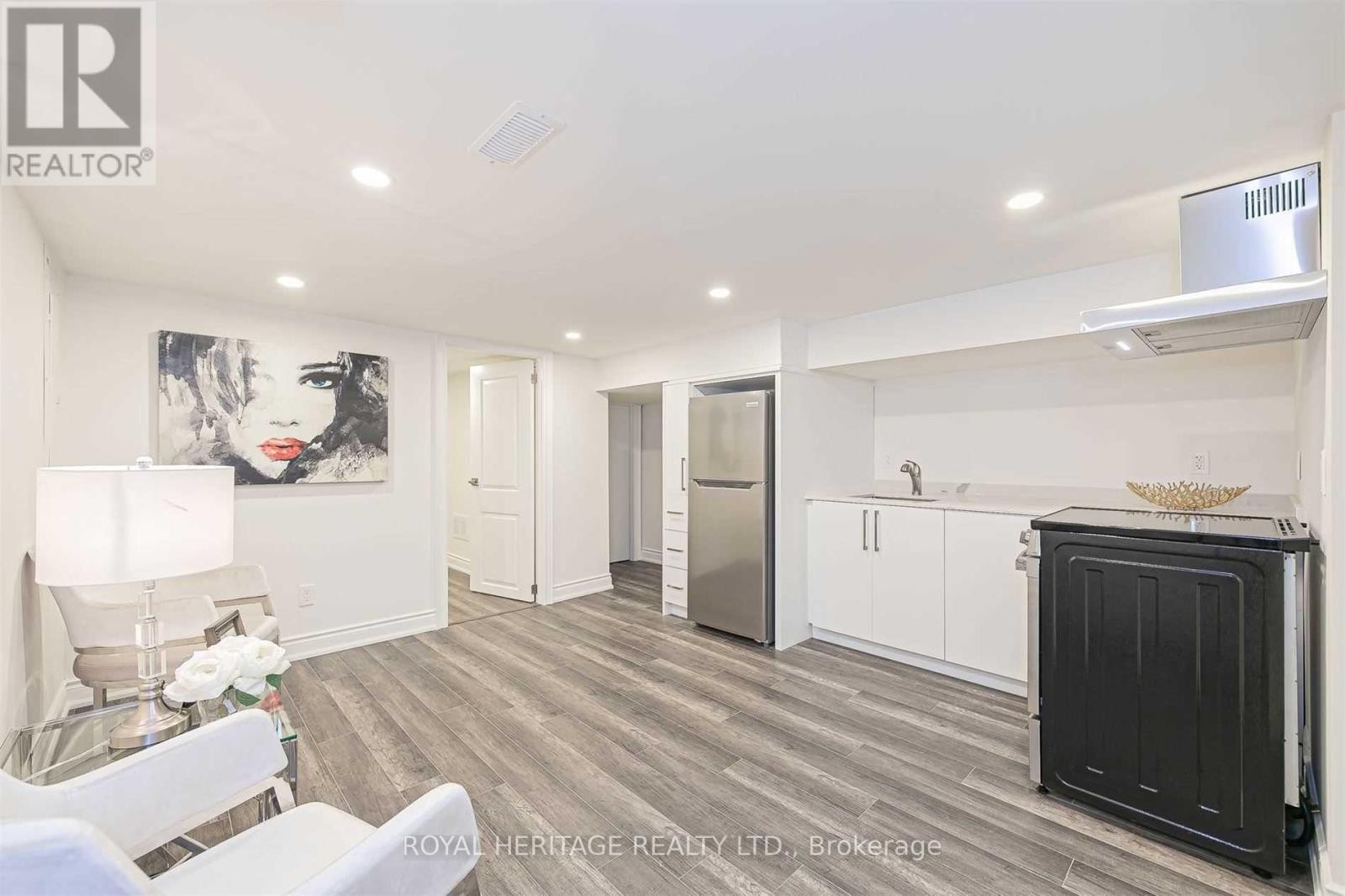 












66A BELLEVUE AVENUE

,
Toronto (Kensington-Chinatown),




Ontario
M5T2N4

