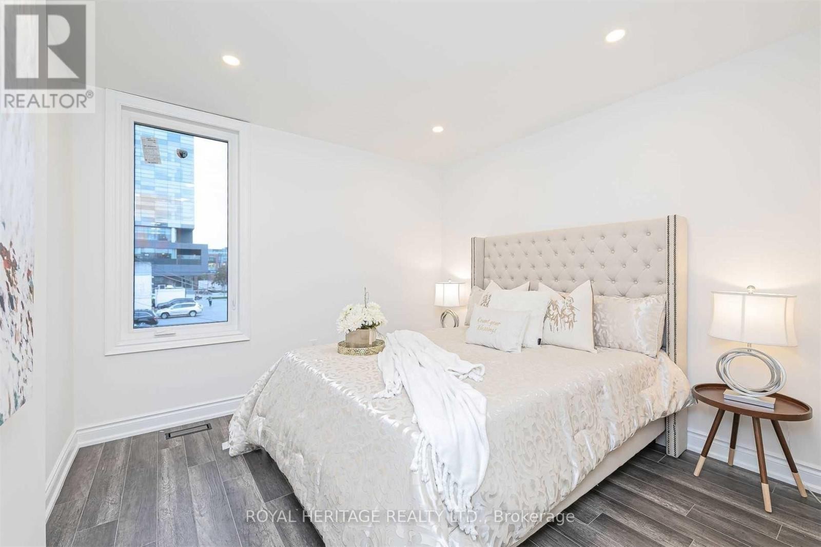 












66A BELLEVUE AVENUE

,
Toronto (Kensington-Chinatown),




Ontario
M5T2N4


