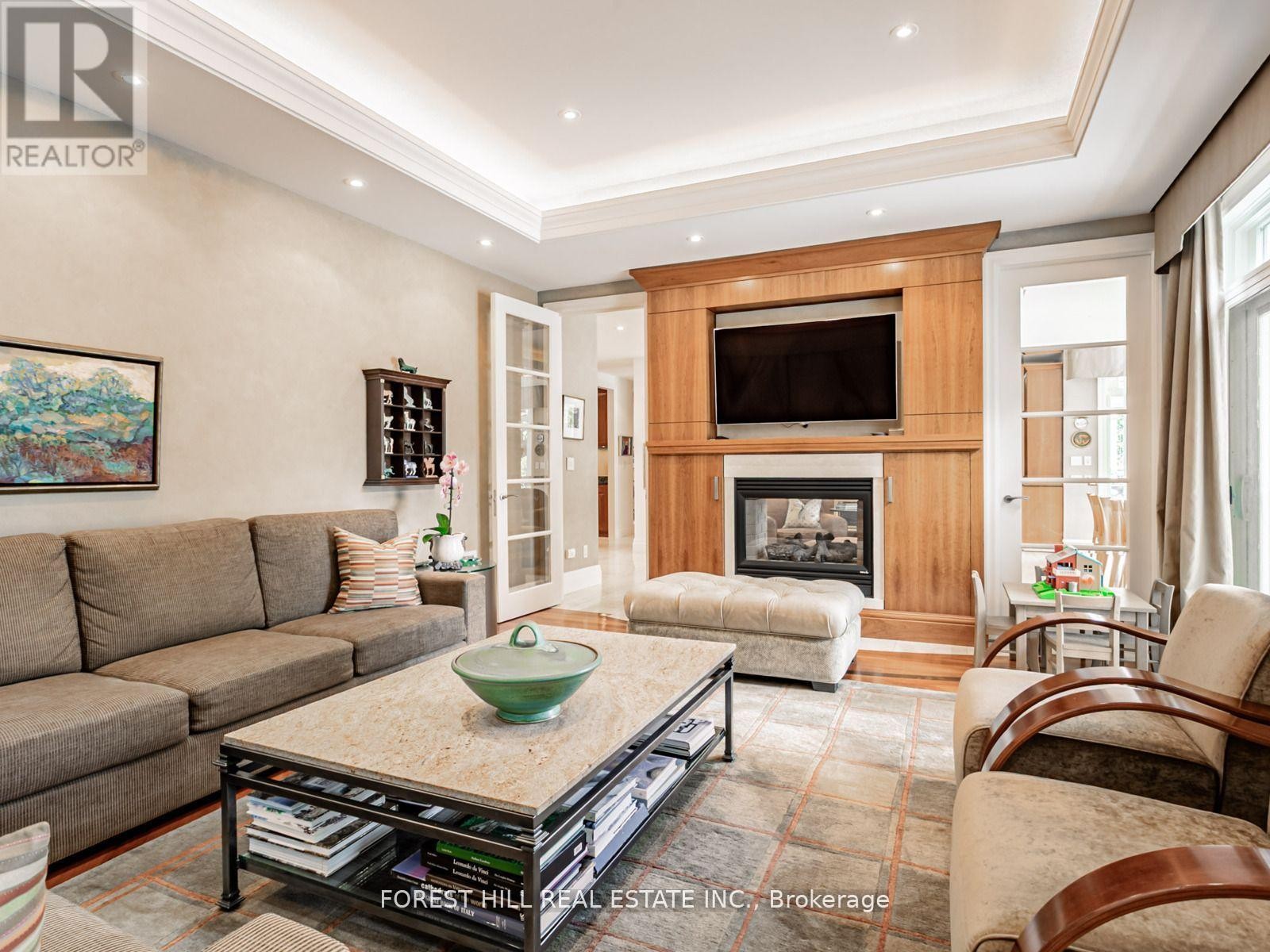 












7 CEDARWOOD AVENUE

,
Toronto (Bridle Path-Sunnybrook-York Mills),




Ontario
M2L1L7

