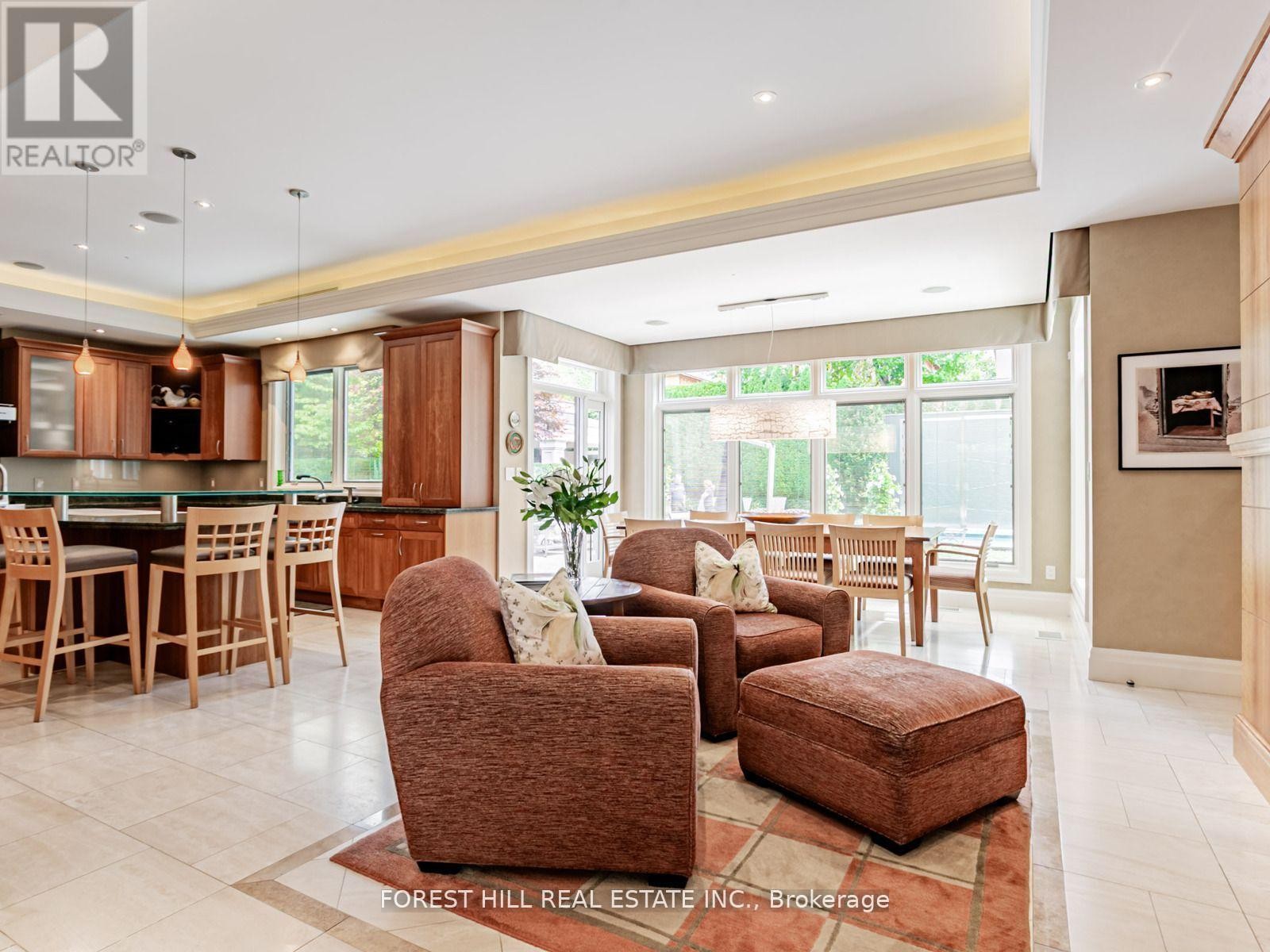 












7 CEDARWOOD AVENUE

,
Toronto (Bridle Path-Sunnybrook-York Mills),




Ontario
M2L1L7

