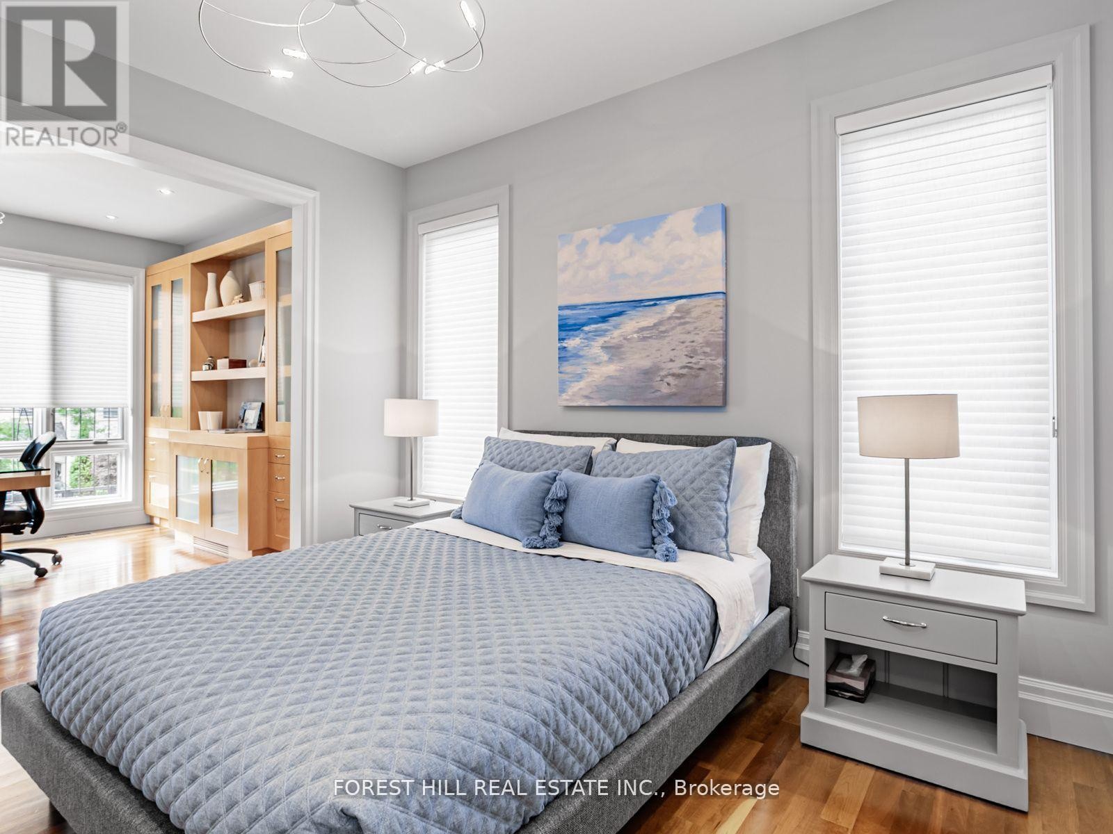 












7 CEDARWOOD AVENUE

,
Toronto (Bridle Path-Sunnybrook-York Mills),




Ontario
M2L1L7

