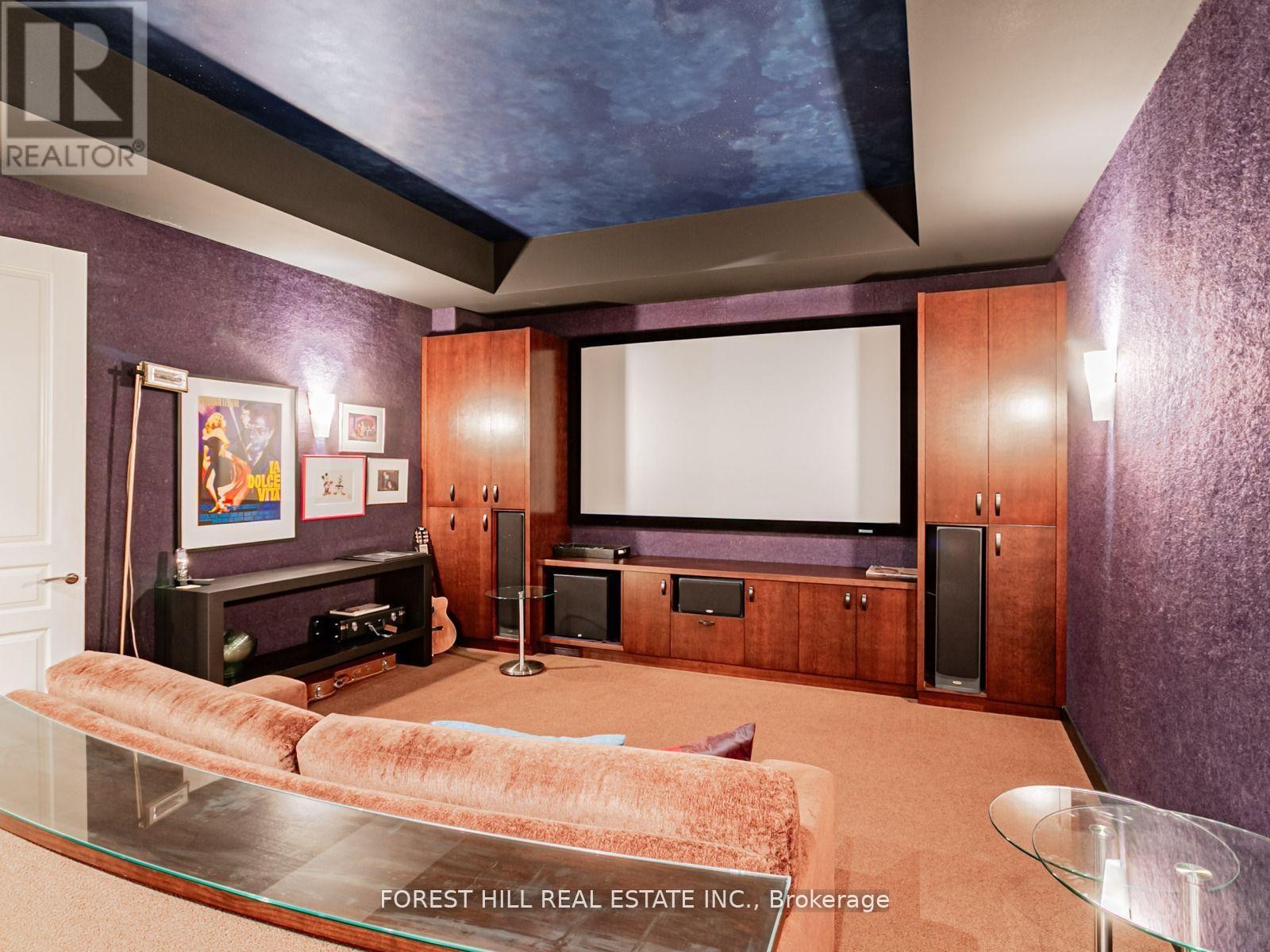 












7 CEDARWOOD AVENUE

,
Toronto (Bridle Path-Sunnybrook-York Mills),




Ontario
M2L1L7

