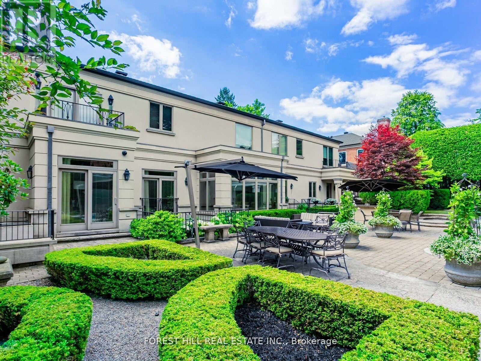 












7 CEDARWOOD AVENUE

,
Toronto (Bridle Path-Sunnybrook-York Mills),




Ontario
M2L1L7

