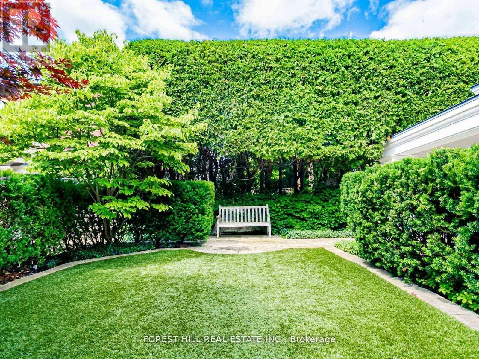 












7 CEDARWOOD AVENUE

,
Toronto (Bridle Path-Sunnybrook-York Mills),




Ontario
M2L1L7

