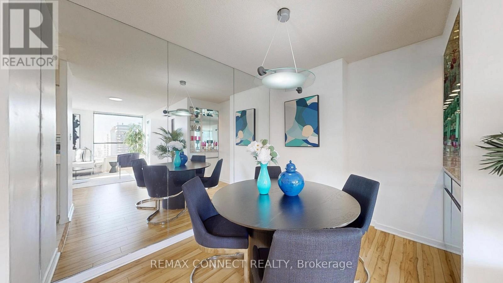 












1002 - 47 ST CLAIR AVENUE W

,
Toronto (Yonge-St. Clair),




Ontario
M4V3A5

