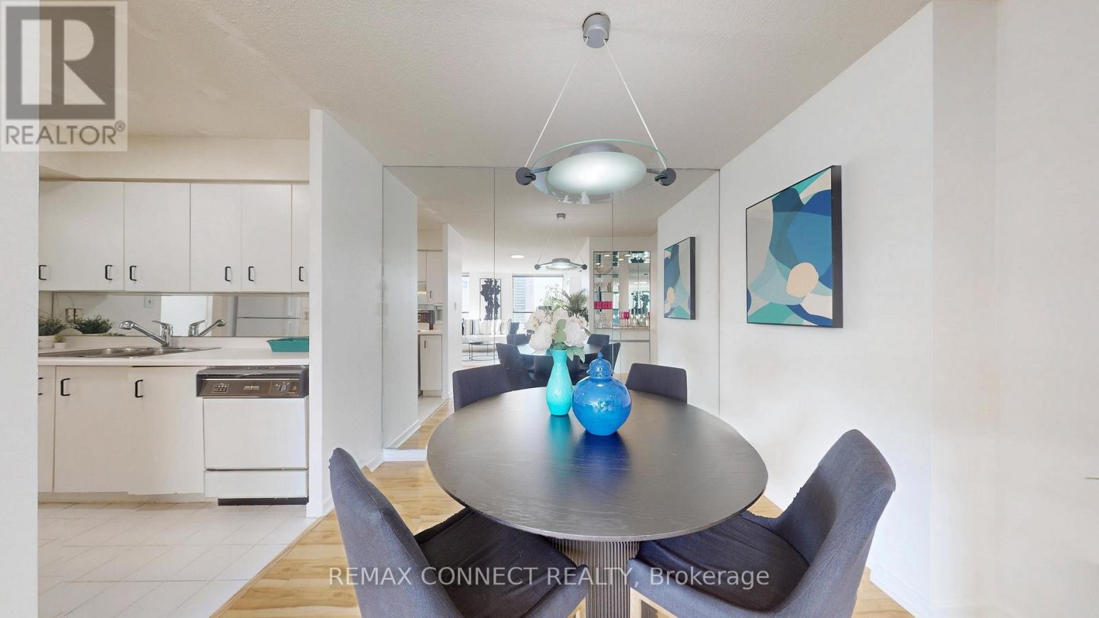 












1002 - 47 ST CLAIR AVENUE W

,
Toronto (Yonge-St. Clair),




Ontario
M4V3A5

