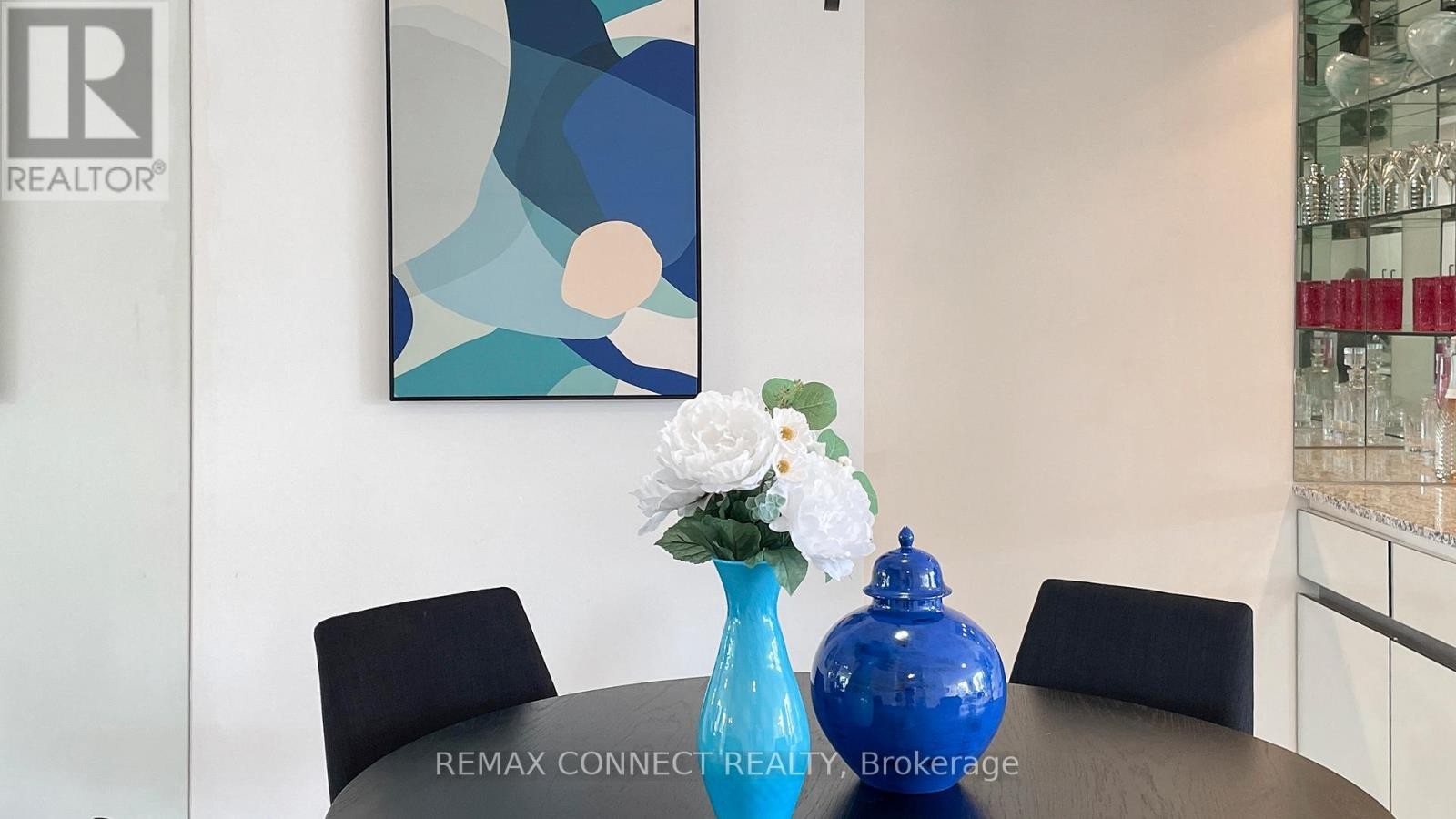 












1002 - 47 ST CLAIR AVENUE W

,
Toronto (Yonge-St. Clair),




Ontario
M4V3A5

