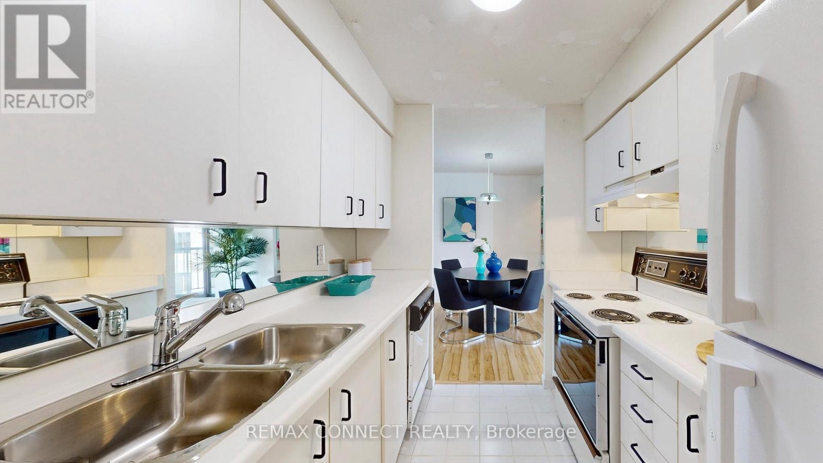 












1002 - 47 ST CLAIR AVENUE W

,
Toronto (Yonge-St. Clair),




Ontario
M4V3A5

