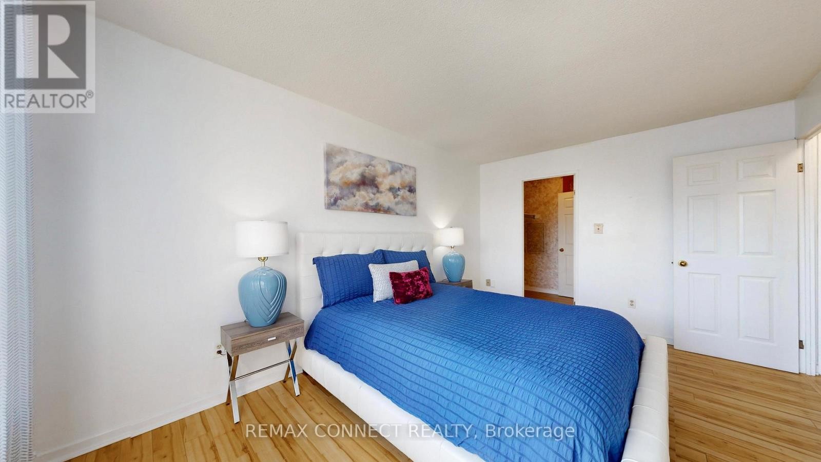 












1002 - 47 ST CLAIR AVENUE W

,
Toronto (Yonge-St. Clair),




Ontario
M4V3A5

