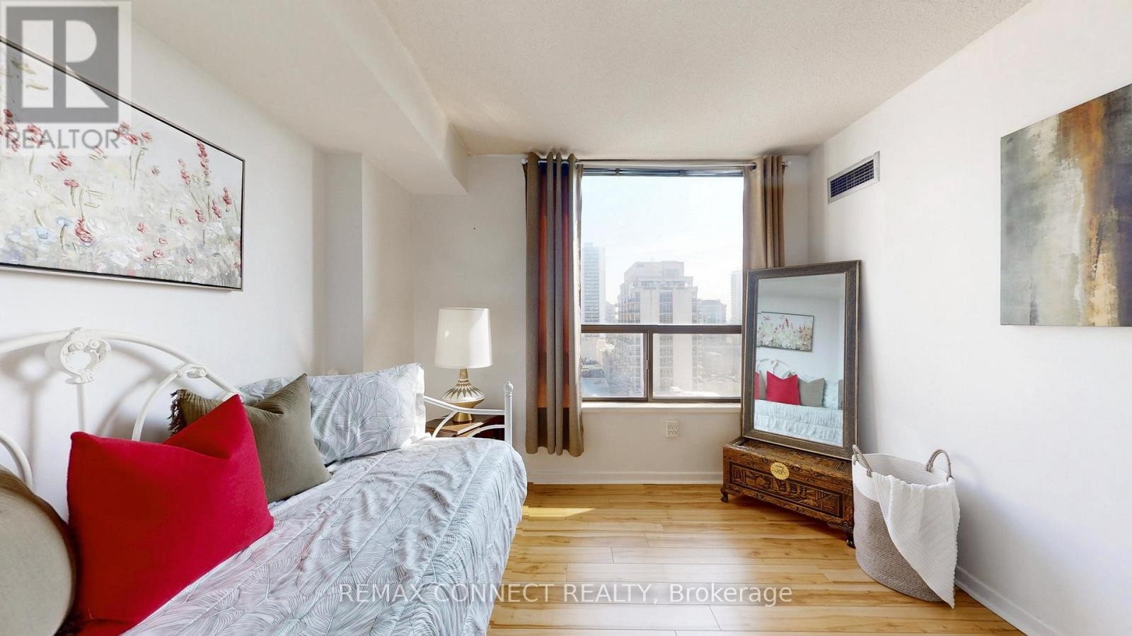 












1002 - 47 ST CLAIR AVENUE W

,
Toronto (Yonge-St. Clair),




Ontario
M4V3A5

