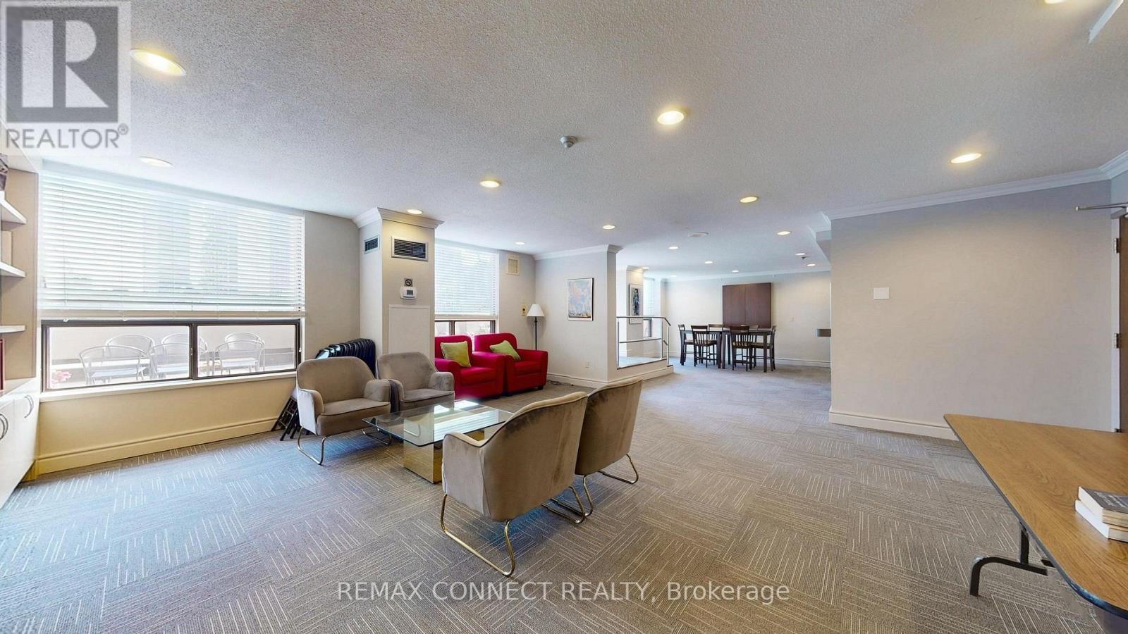 












1002 - 47 ST CLAIR AVENUE W

,
Toronto (Yonge-St. Clair),




Ontario
M4V3A5

