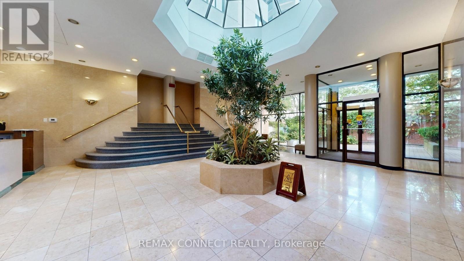 












1002 - 47 ST CLAIR AVENUE W

,
Toronto (Yonge-St. Clair),




Ontario
M4V3A5

