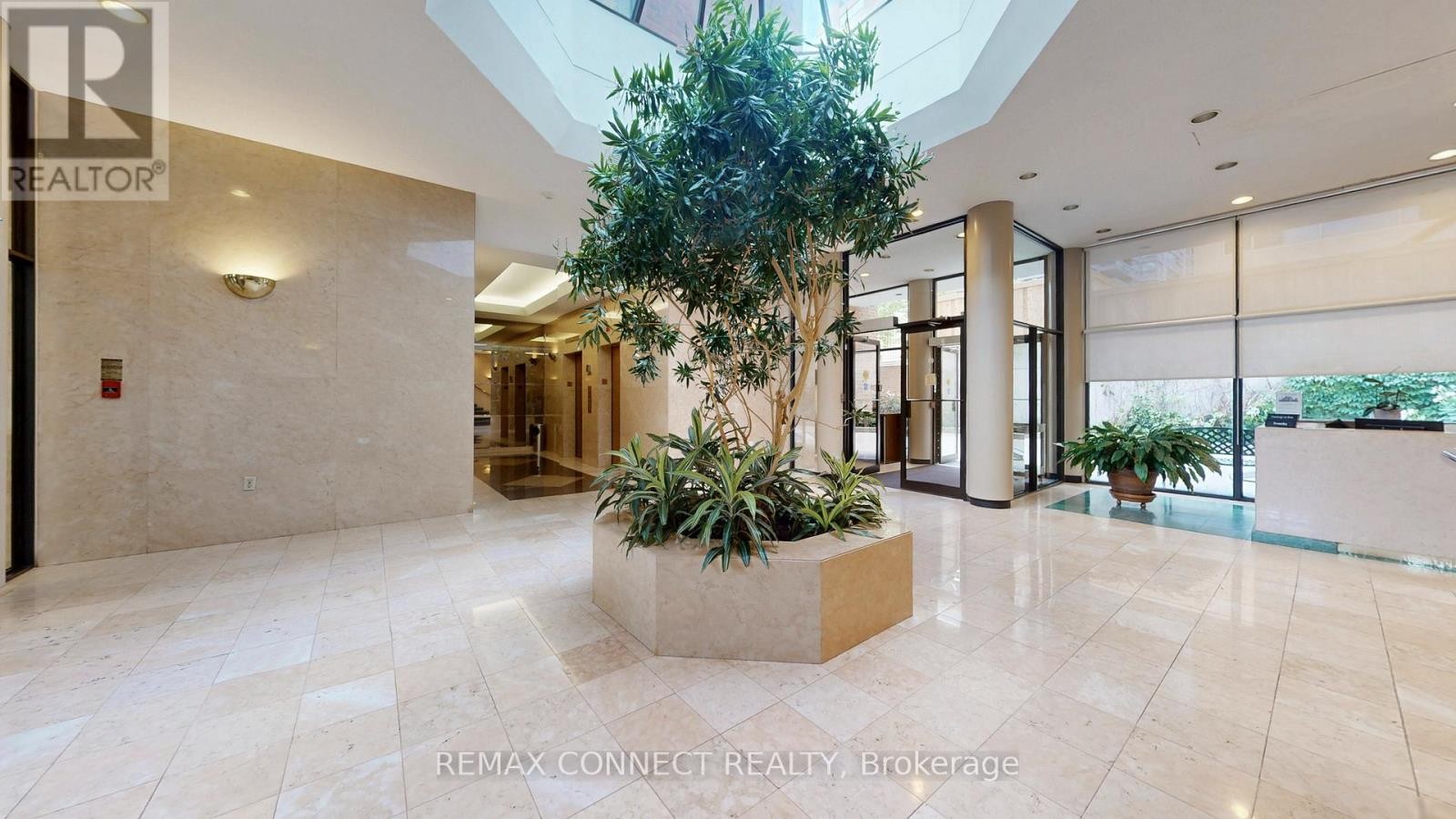 












1002 - 47 ST CLAIR AVENUE W

,
Toronto (Yonge-St. Clair),




Ontario
M4V3A5

