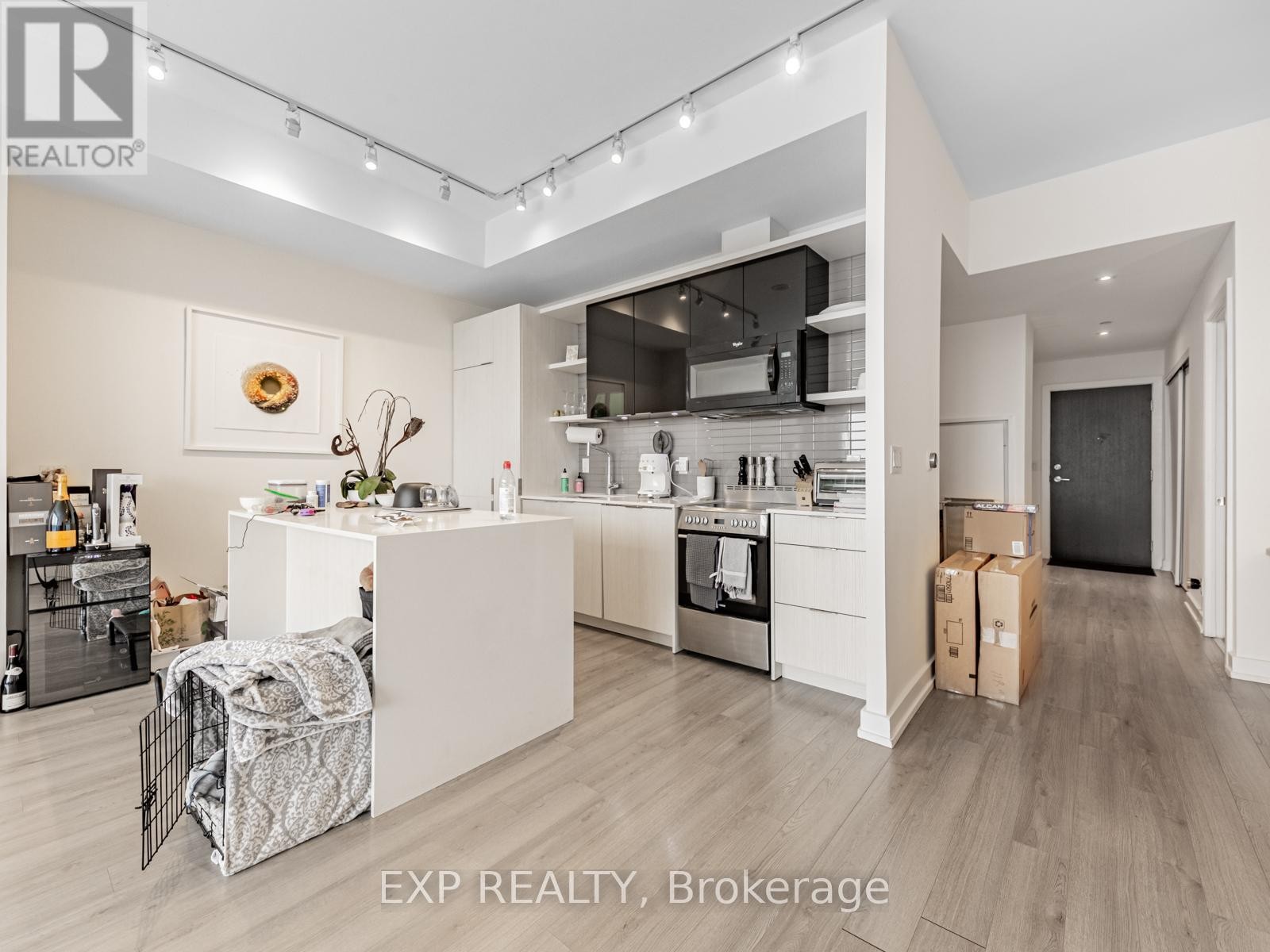 












811 - 6 PARKWOOD AVENUE

,
Toronto (Casa Loma),




Ontario
M4V1V1

