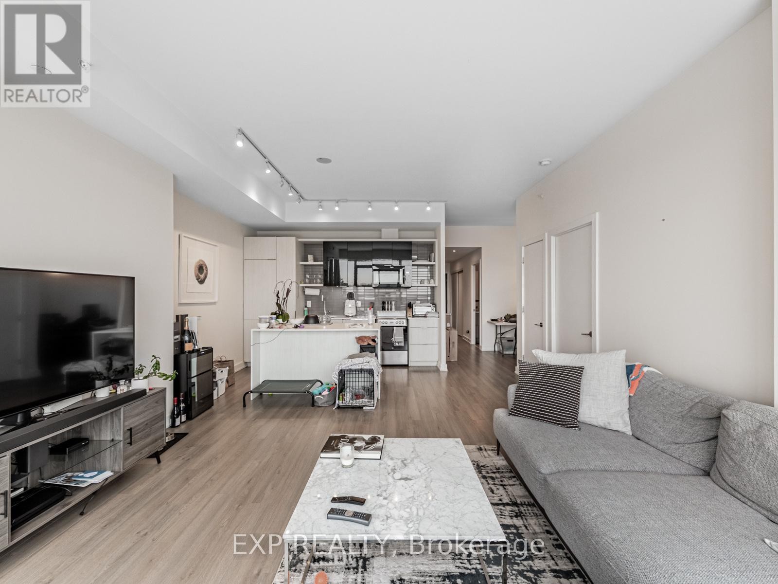 












811 - 6 PARKWOOD AVENUE

,
Toronto (Casa Loma),




Ontario
M4V1V1

