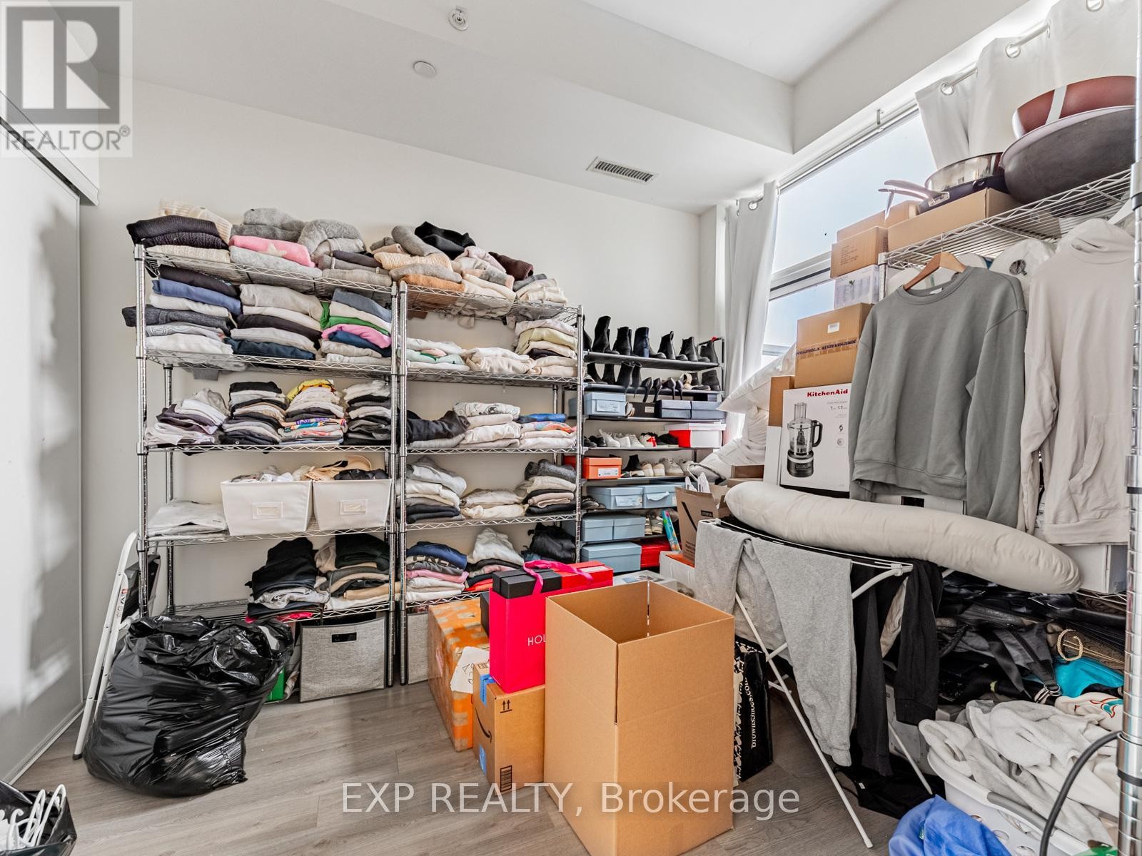 












811 - 6 PARKWOOD AVENUE

,
Toronto (Casa Loma),




Ontario
M4V1V1

