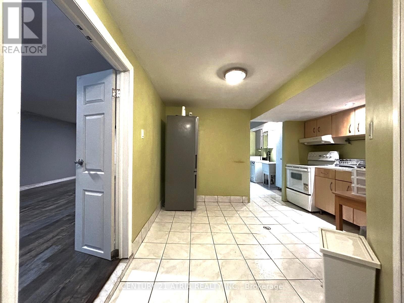 












LOWER - 50 WILLESDEN ROAD

,
Toronto (Hillcrest Village),




Ontario
M2H1V7

