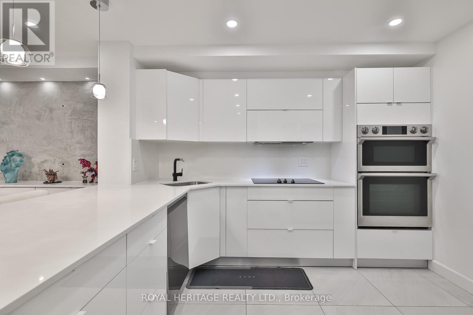 












801 - 10 TORRESDALE AVENUE

,
Toronto (Westminster-Branson),




Ontario
M2R3V8

