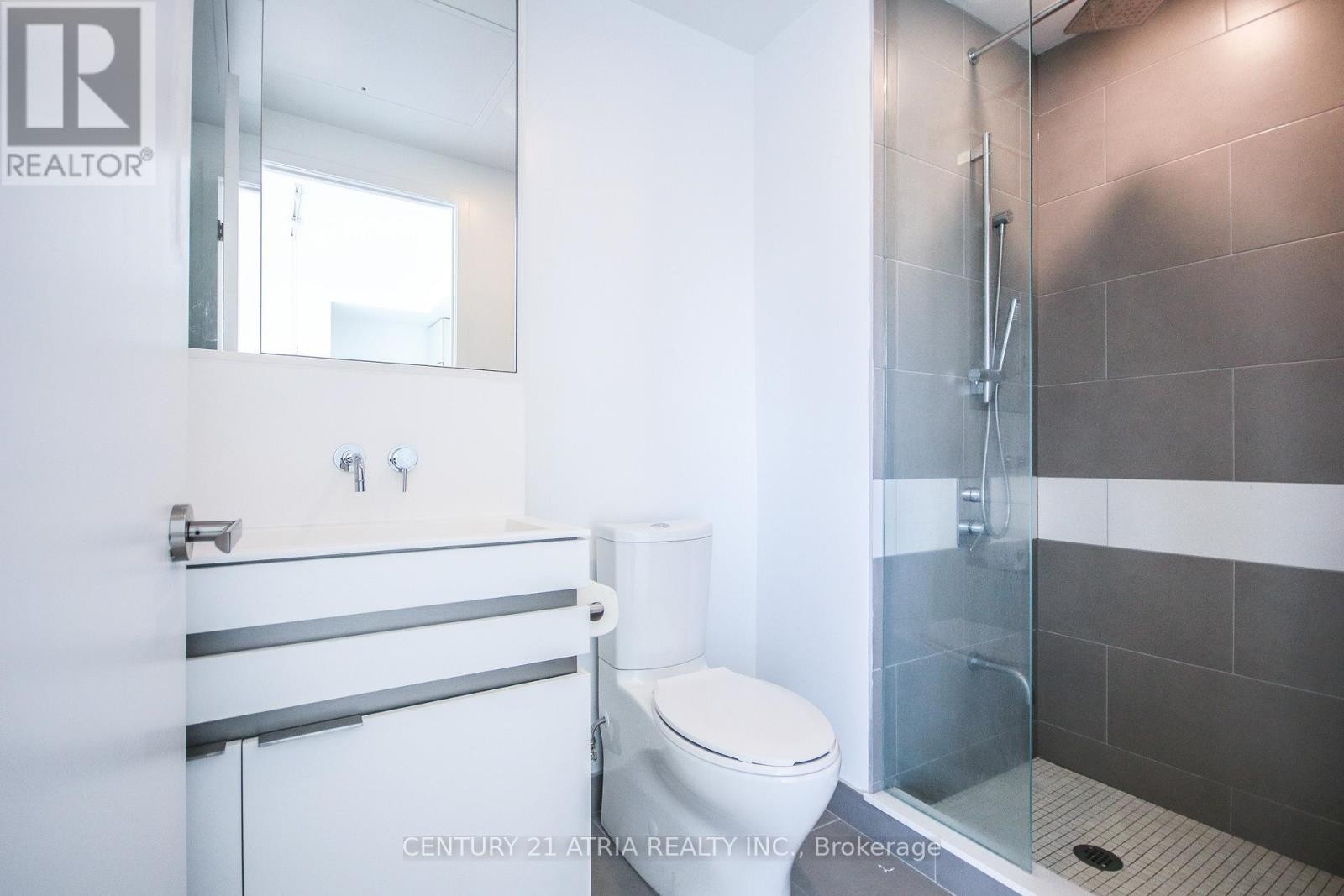 












1913 - 197 YONGE STREET

,
Toronto (Church-Yonge Corridor),




Ontario
M5B0C1

