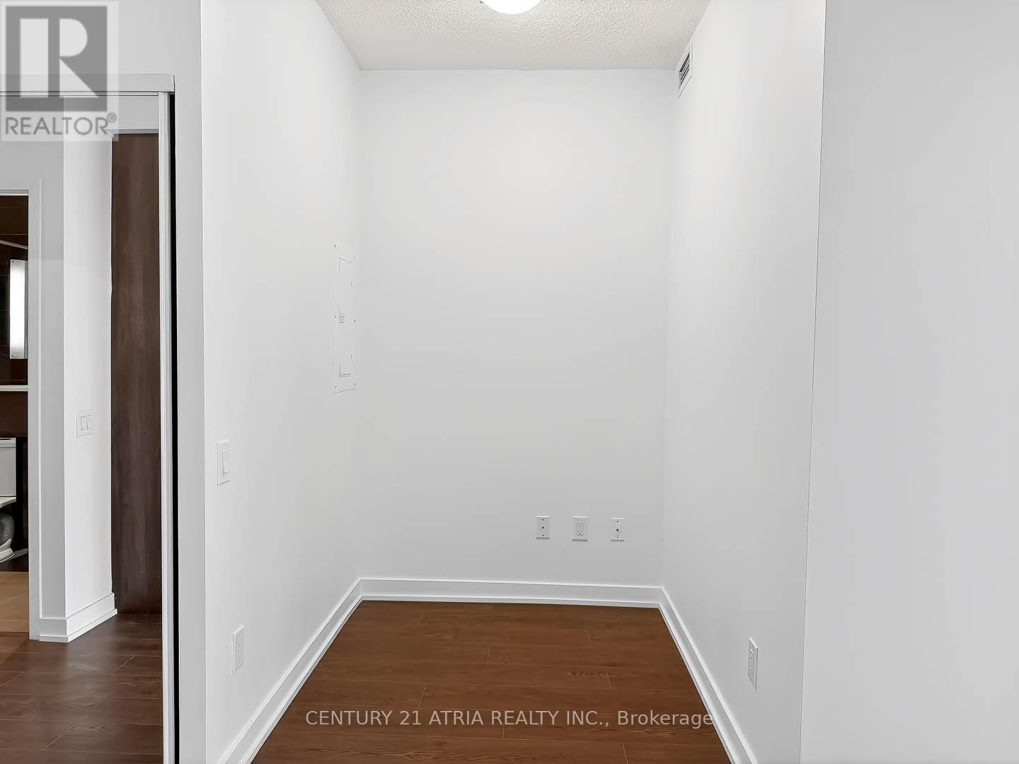 












2703 - 121 MCMAHON DRIVE

,
Toronto (Bayview Village),




Ontario
M2K0C1

