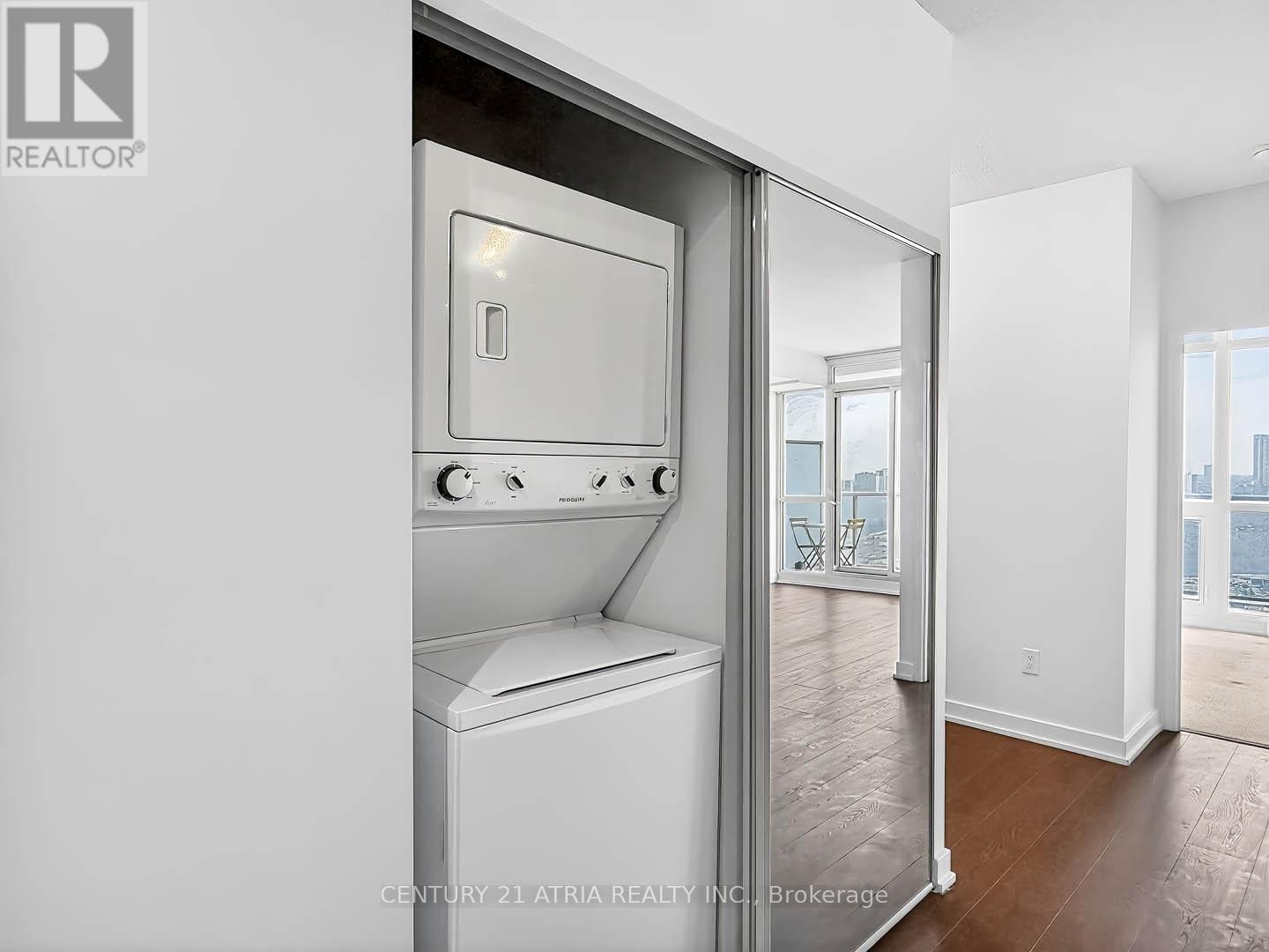 












2703 - 121 MCMAHON DRIVE

,
Toronto (Bayview Village),




Ontario
M2K0C1

