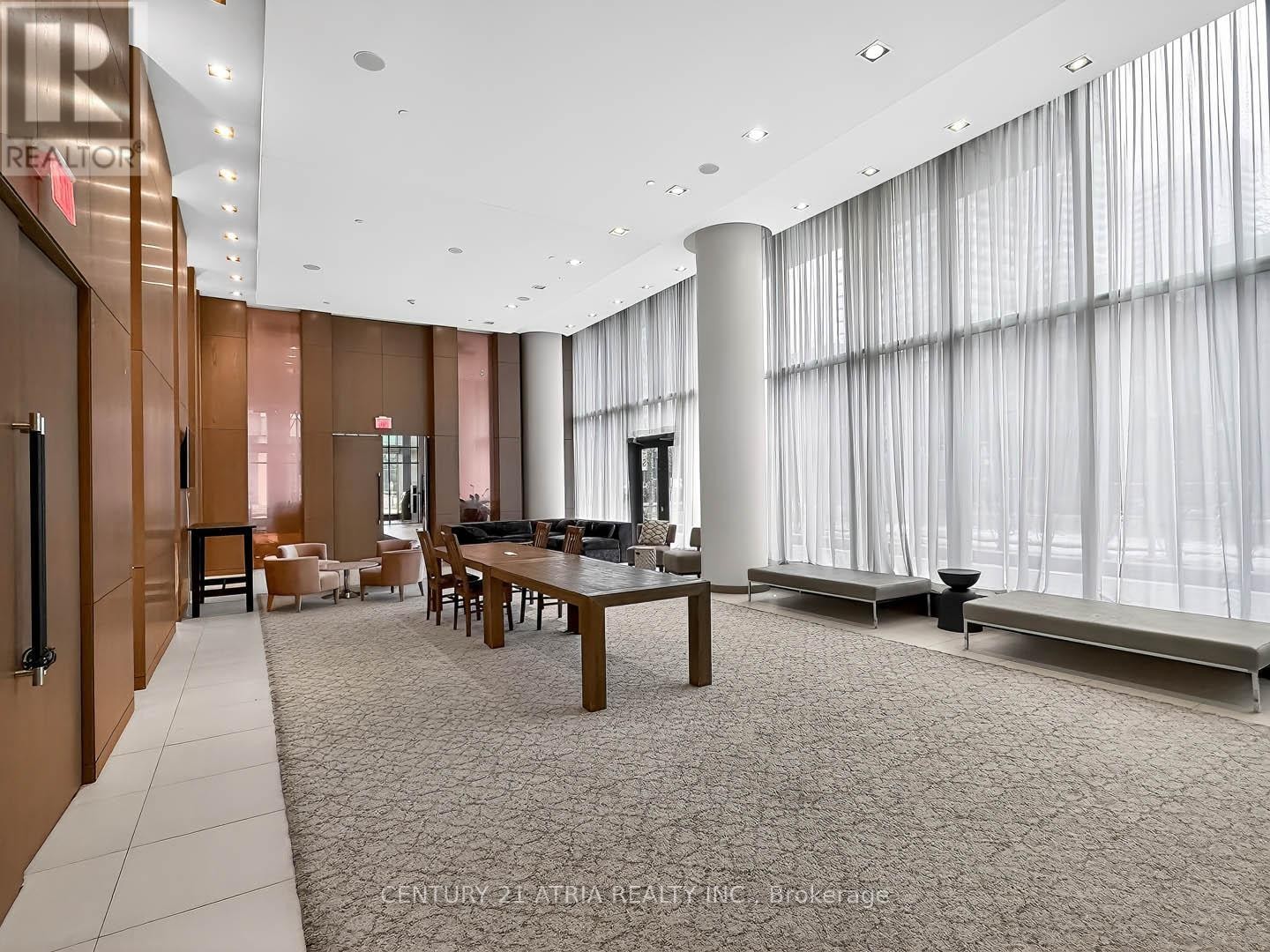 












2703 - 121 MCMAHON DRIVE

,
Toronto (Bayview Village),




Ontario
M2K0C1

