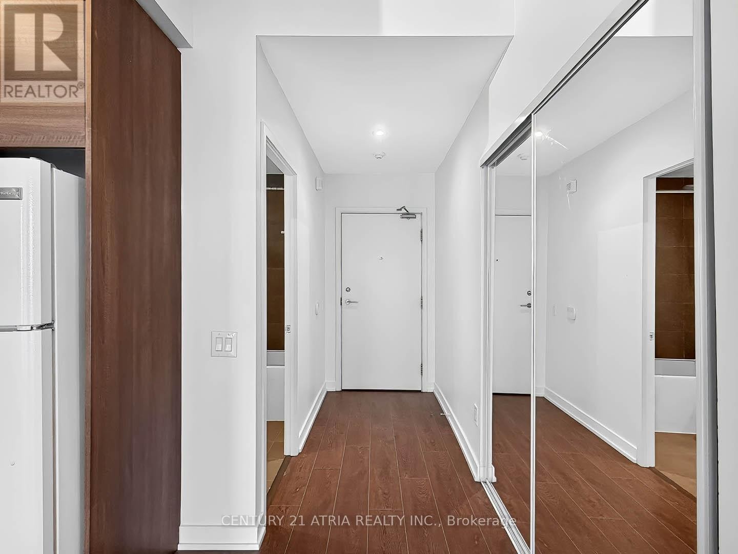 












2703 - 121 MCMAHON DRIVE

,
Toronto (Bayview Village),




Ontario
M2K0C1

