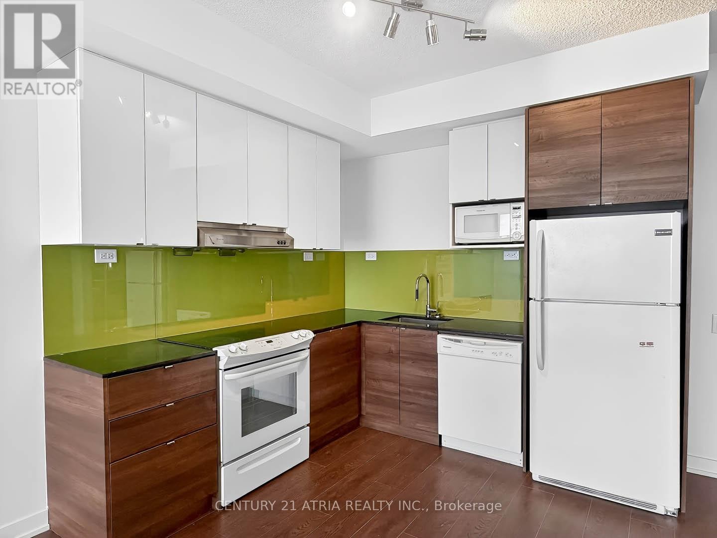 












2703 - 121 MCMAHON DRIVE

,
Toronto (Bayview Village),




Ontario
M2K0C1

