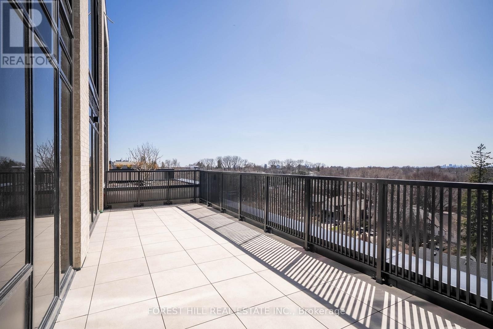 












6A - 2010 BATHURST STREET

,
Toronto (Humewood-Cedarvale),




Ontario
M5P0A8

