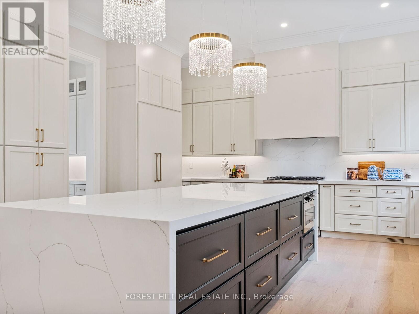 












150 HOLCOLM ROAD

,
Toronto (Willowdale West),




Ontario
M2N2E2

