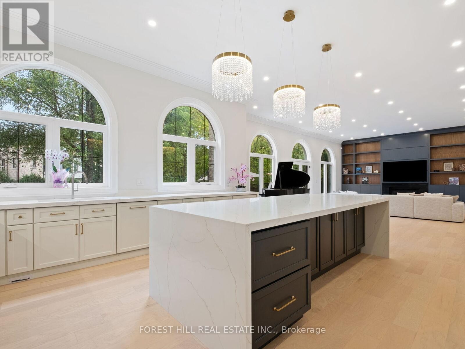 












150 HOLCOLM ROAD

,
Toronto (Willowdale West),




Ontario
M2N2E2

